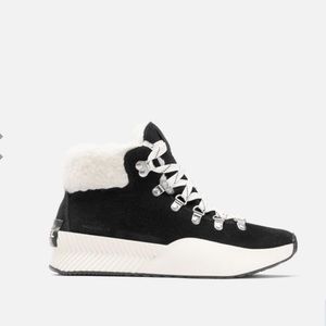 NWT Sorel Out and About Conquest Boot